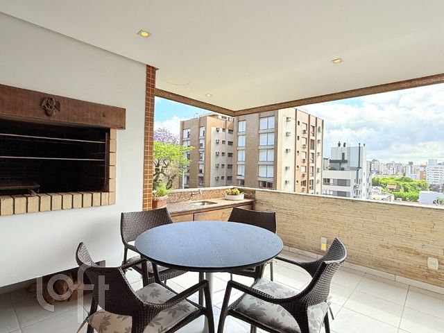 Apartamento com 150m², 3 dormitórios, 1 suíte, 2 vagas, Auxiliadora em Porto Alegre