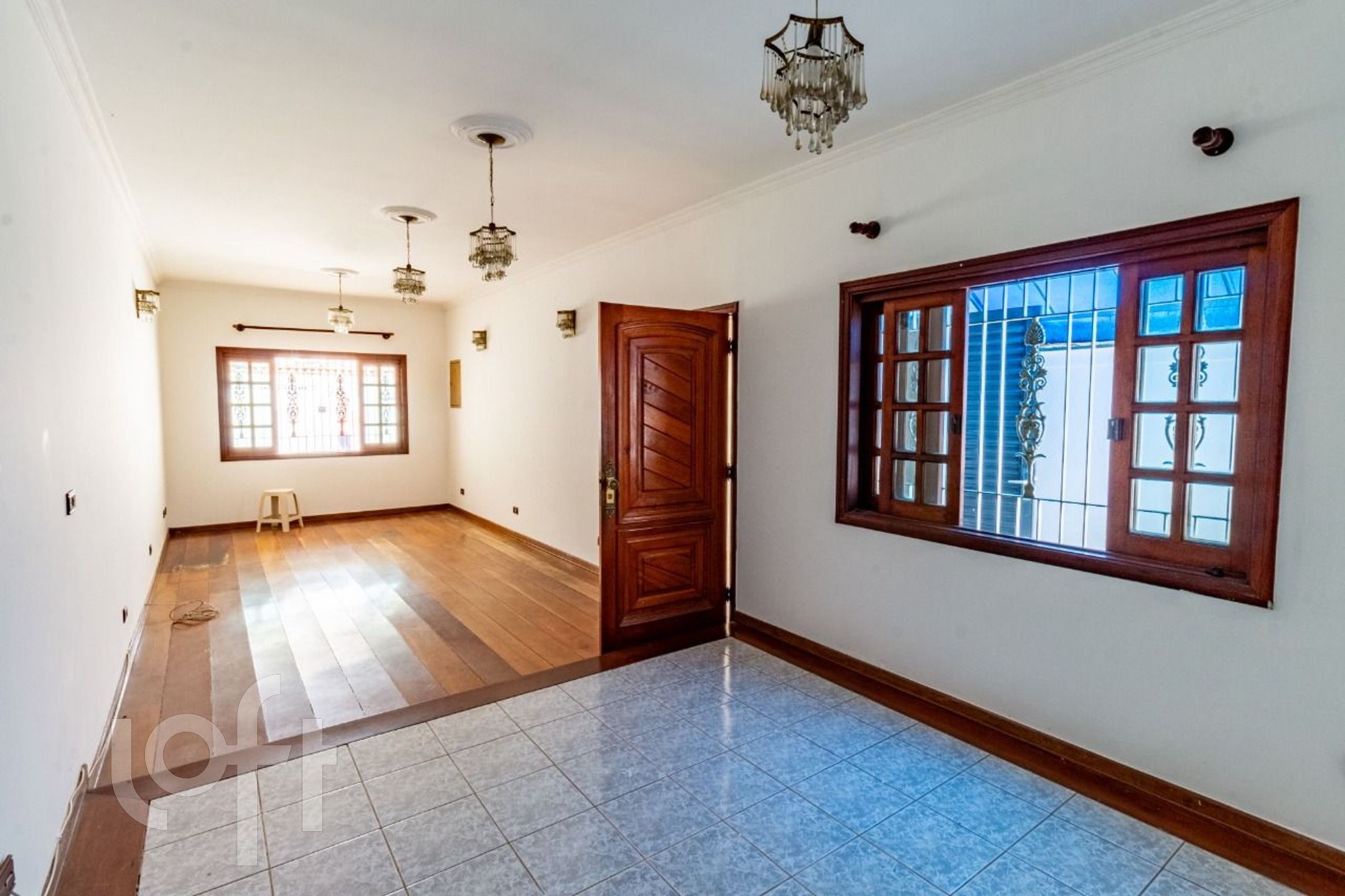 Casa à venda com 4 quartos, 165m² - Foto 1