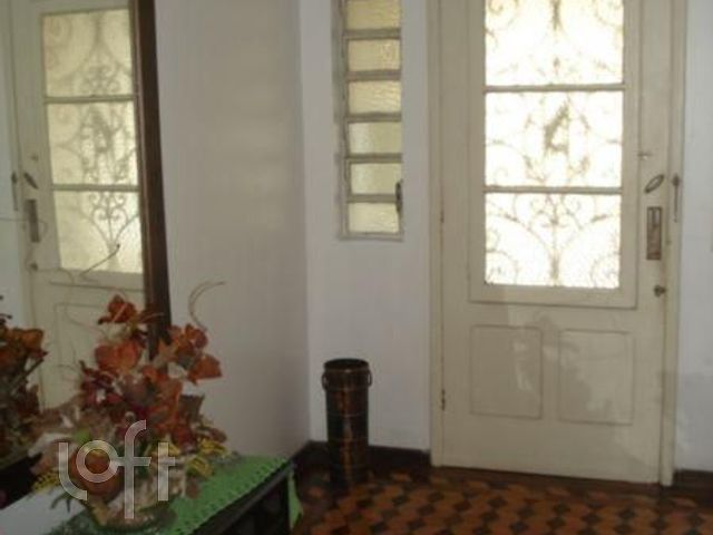 Casa com 248m², 3 dormitórios, 1 suíte, 2 vagas, Higienópolis em Porto Alegre