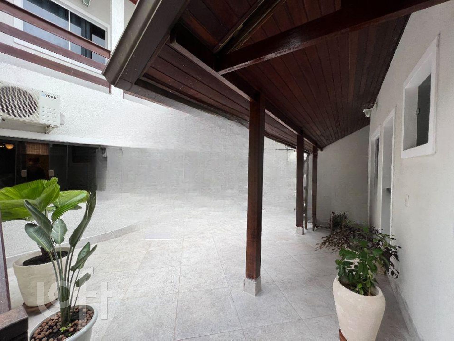 Casa à venda com 4 quartos, 200m² - Foto 5