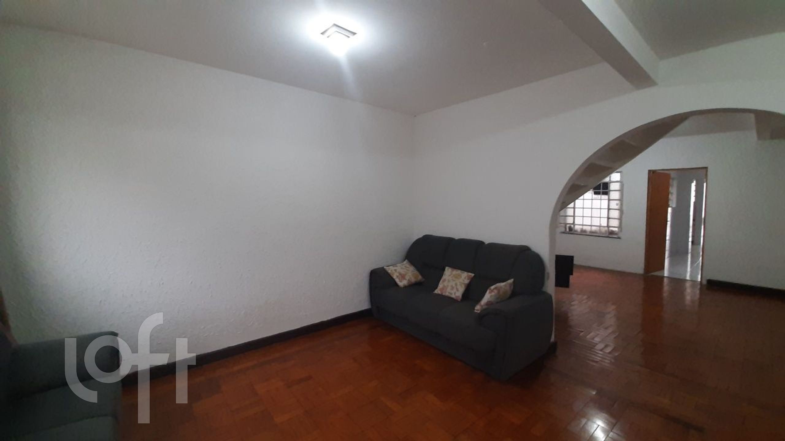 Casa à venda com 3 quartos, 126m² - Foto 1