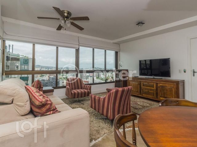 Apartamento com 80m², 2 dormitórios, 1 suíte, 3 vagas, Rio Branco em Porto Alegre