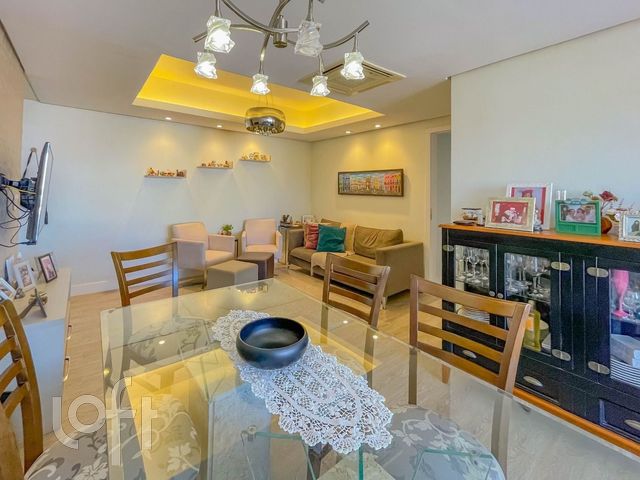 Apartamento com 105m², 3 dormitórios, 1 suíte, 1 vaga, Menino Deus em Porto Alegre