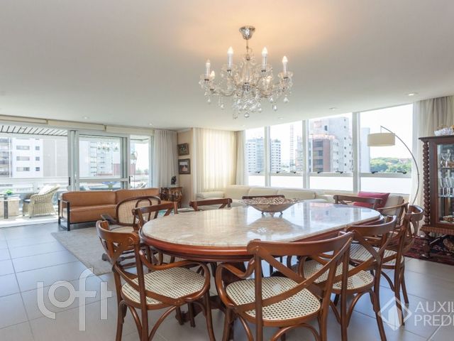 Apartamento com 156m², 3 dormitórios, 2 suítes, 4 vagas, Três Figueiras em Porto Alegre