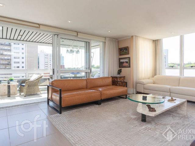 Apartamento com 156m², 3 dormitórios, 2 suítes, 4 vagas, Três Figueiras em Porto Alegre