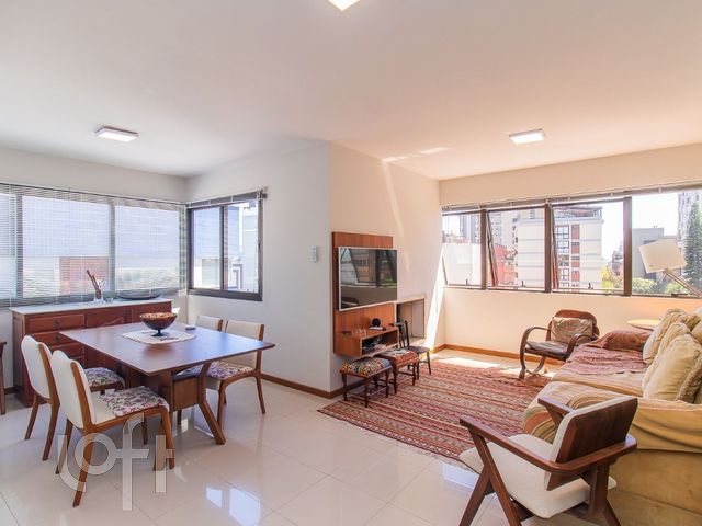 Apartamento com 86m², 2 dormitórios, 1 suíte, 2 vagas, Rio Branco em Porto Alegre