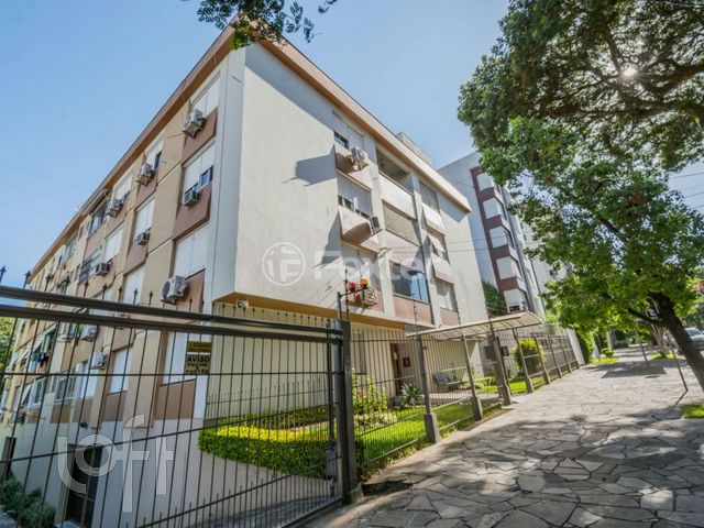 Apartamento com 100m², 3 dormitórios, 1 suíte, 1 vaga, Petrópolis em Porto Alegre