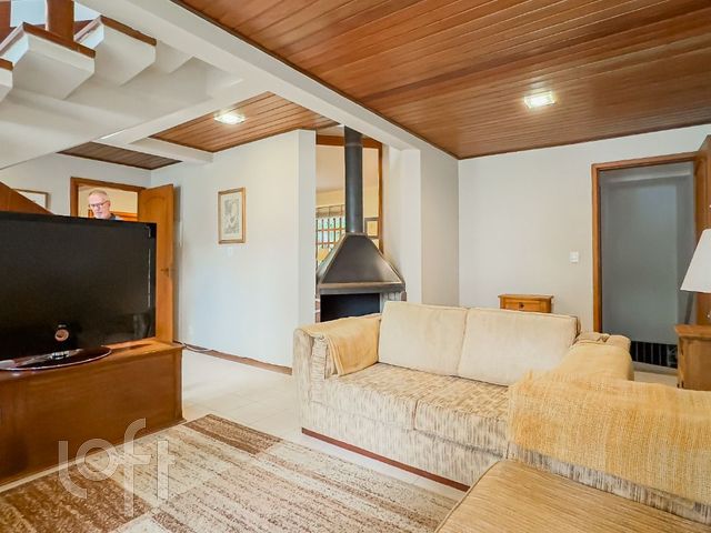 Casa com 356m², 3 dormitórios, 2 suítes, 4 vagas, Chácara das Pedras em Porto Alegre