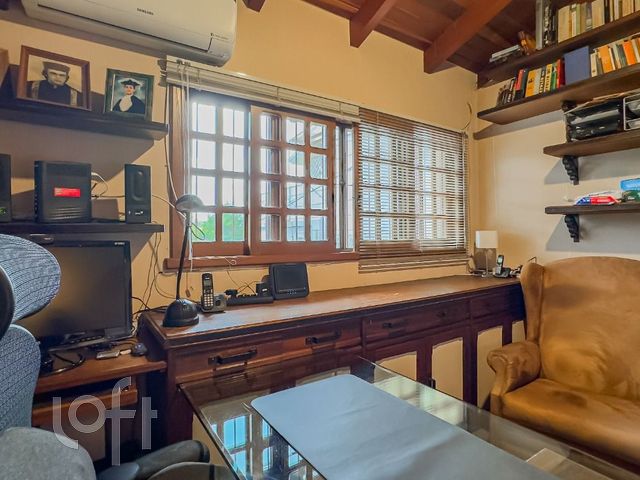 Casa com 356m², 3 dormitórios, 2 suítes, 4 vagas, Chácara das Pedras em Porto Alegre