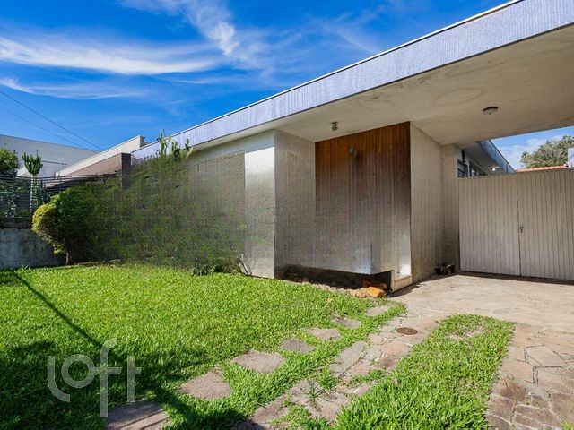 Casa com 180m², 3 dormitórios, 1 suíte, Três Figueiras em Porto Alegre