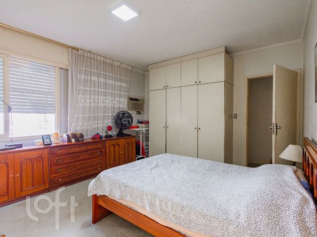 Casa com 180m², 3 dormitórios, 1 suíte, Três Figueiras em Porto Alegre