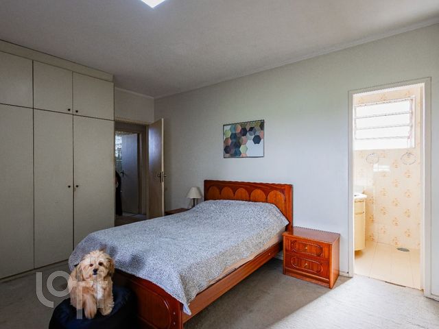 Casa com 180m², 3 dormitórios, 1 suíte, Três Figueiras em Porto Alegre