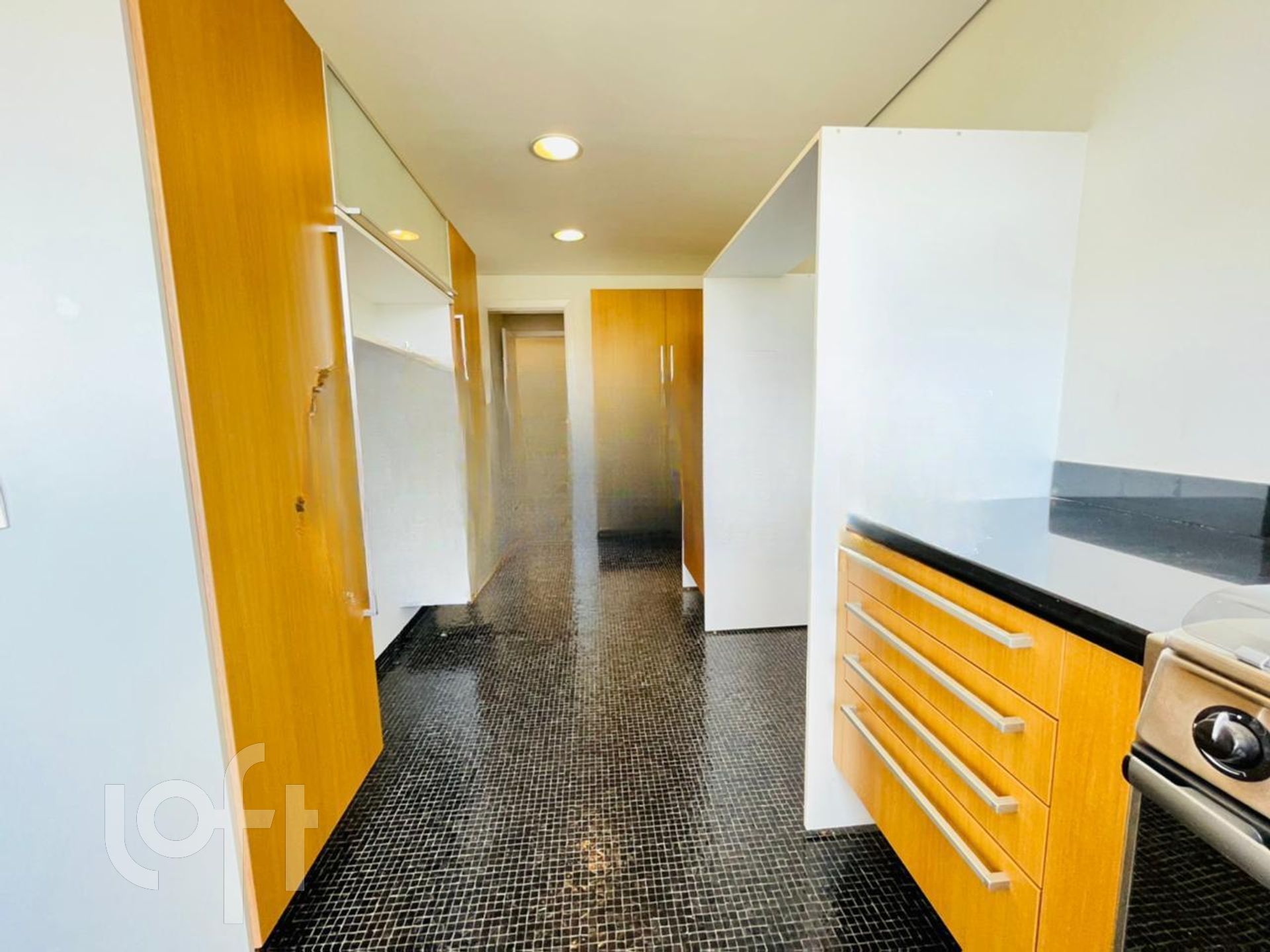 Apartamento à venda com 3 quartos, 215m² - Foto 35