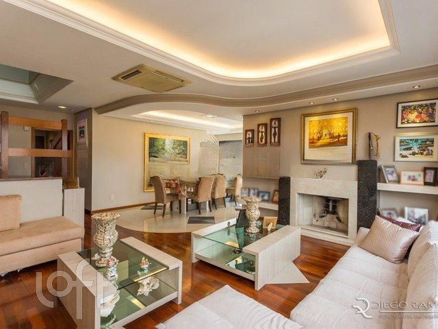 Apartamento com 336m², 3 dormitórios, 1 suíte, 3 vagas, Rio Branco em Porto Alegre