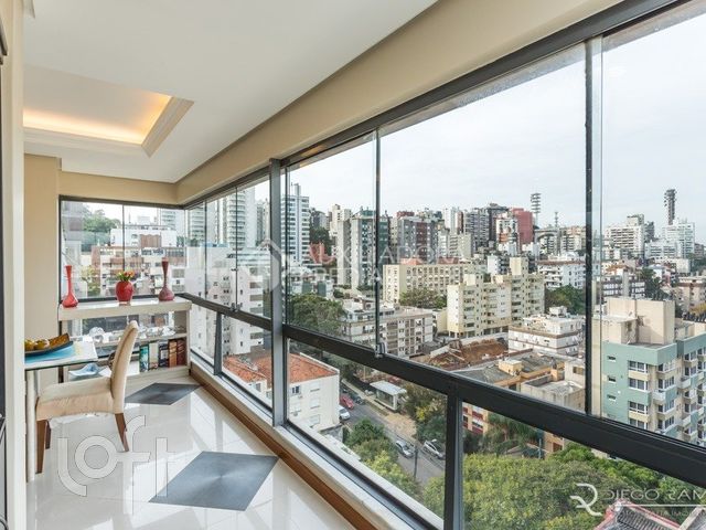 Apartamento com 336m², 3 dormitórios, 1 suíte, 3 vagas, Rio Branco em Porto Alegre