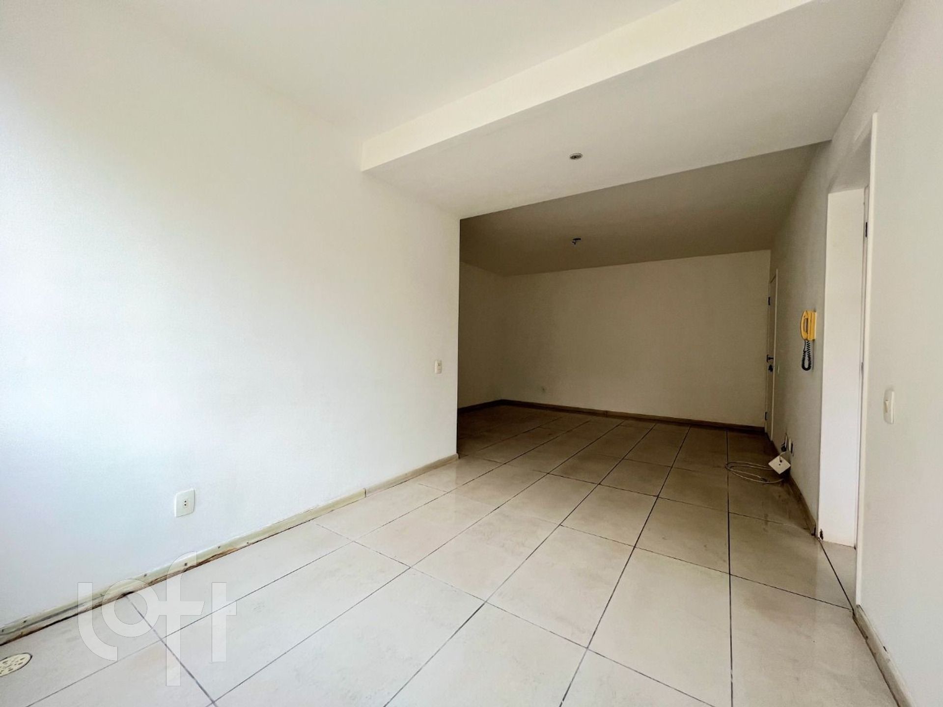 Apartamento à venda com 3 quartos, 75m² - Foto 3