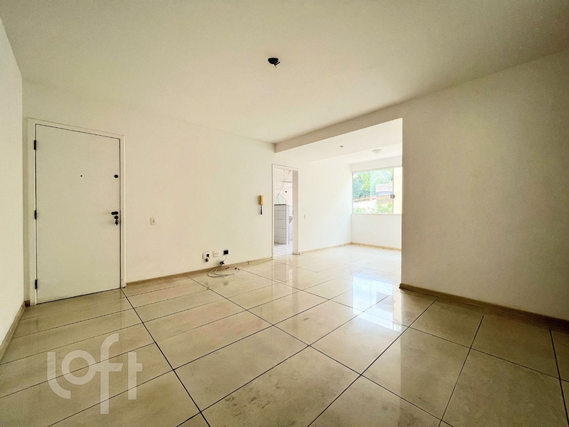 Apartamento à venda com 3 quartos, 75m² - Foto 2