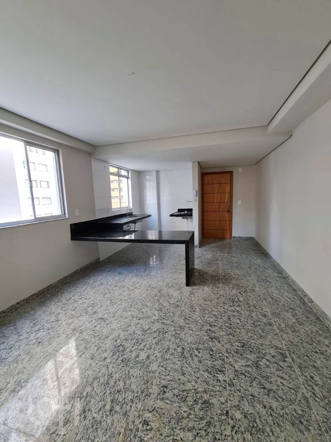 Apartamento à venda com 3 quartos, 79m² - Foto 1