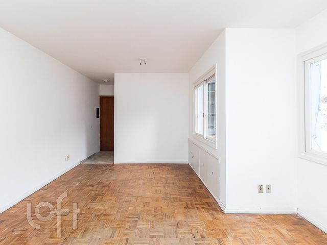 Apartamento com 105m², 4 dormitórios, 1 suíte, 1 vaga, Auxiliadora em Porto Alegre