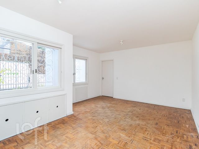 Apartamento com 105m², 4 dormitórios, 1 suíte, 1 vaga, Auxiliadora em Porto Alegre