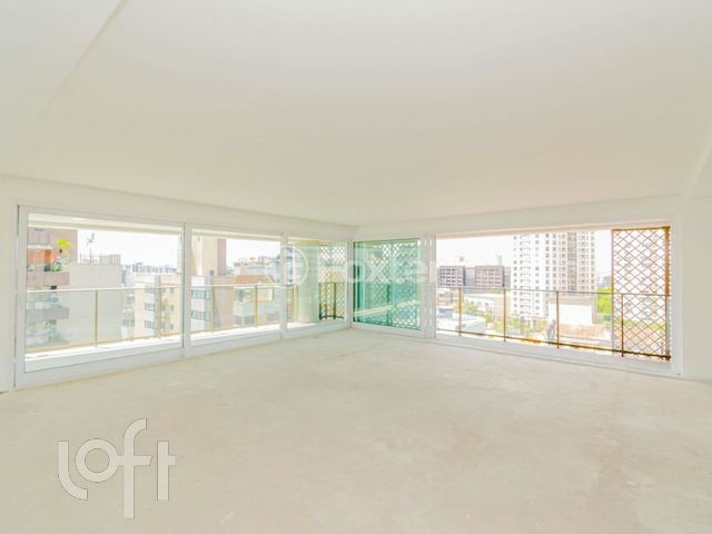 Apartamento com 221m², 3 dormitórios, 3 suítes, 3 vagas, Petrópolis em Porto Alegre