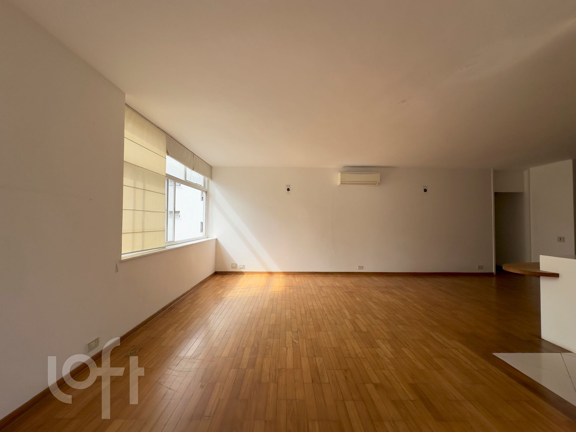 Apartamento à venda com 3 quartos, 176m² - Foto 2