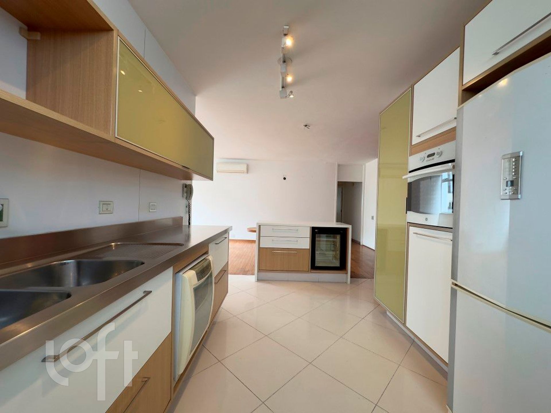 Apartamento à venda com 3 quartos, 176m² - Foto 4