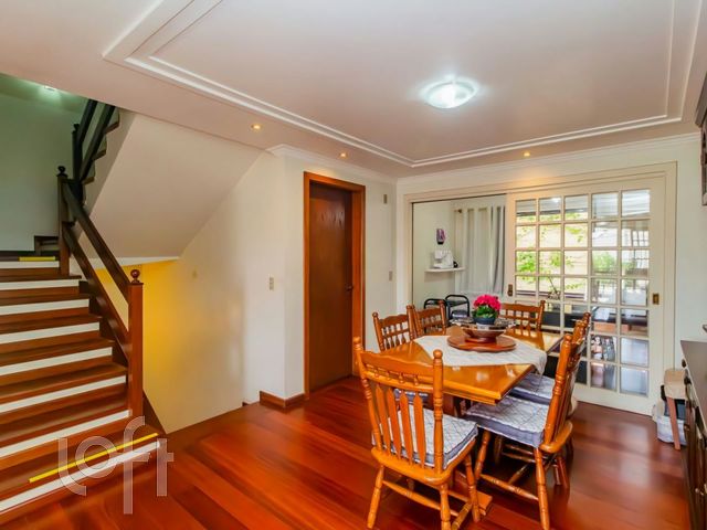 Casa em Condomínio com 301m², 4 dormitórios, 2 suítes, 2 vagas, Chácara das Pedras em Porto Alegre