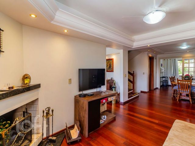 Casa em Condomínio com 301m², 4 dormitórios, 2 suítes, 2 vagas, Chácara das Pedras em Porto Alegre