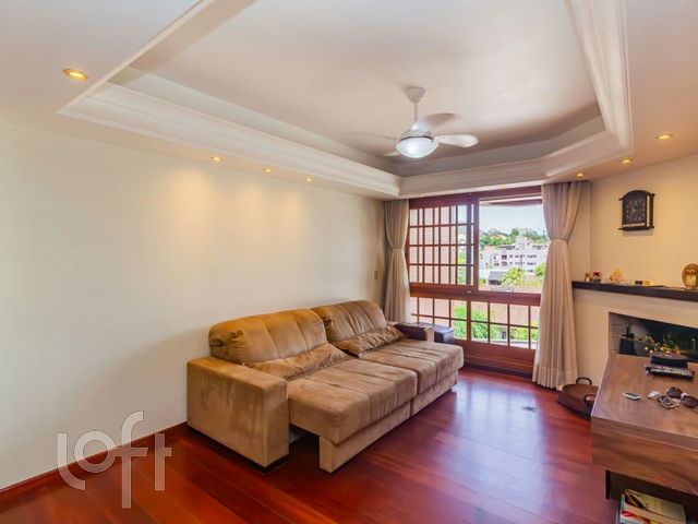 Casa em Condomínio com 301m², 4 dormitórios, 2 suítes, 2 vagas, Chácara das Pedras em Porto Alegre