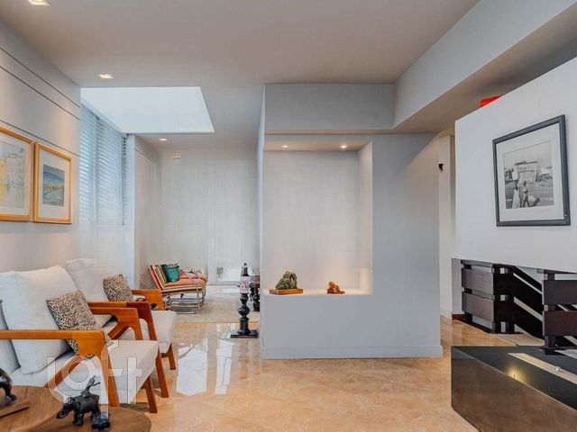 Apartamento com 359m², 3 dormitórios, 2 suítes, 2 vagas, Independência em Porto Alegre