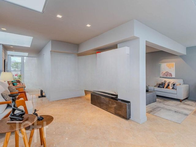 Apartamento com 359m², 3 dormitórios, 2 suítes, 2 vagas, Independência em Porto Alegre