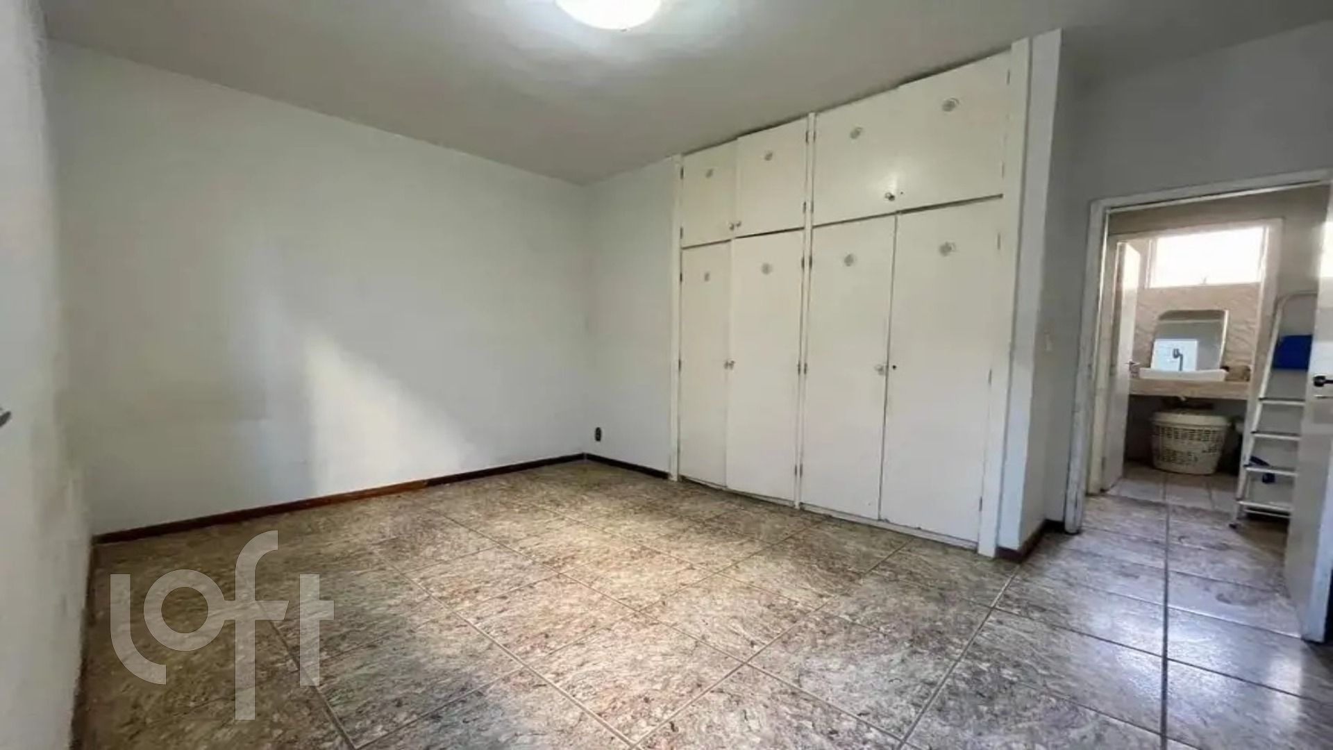 Apartamento à venda com 2 quartos, 70m² - Foto 4