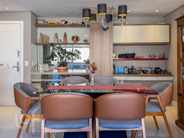 Apartamento com 96m², 3 dormitórios, 1 suíte, 2 vagas, Bom Fim em Porto Alegre