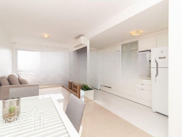 Apartamento com 68m², 2 dormitórios, 1 suíte, 2 vagas, Santana em Porto Alegre