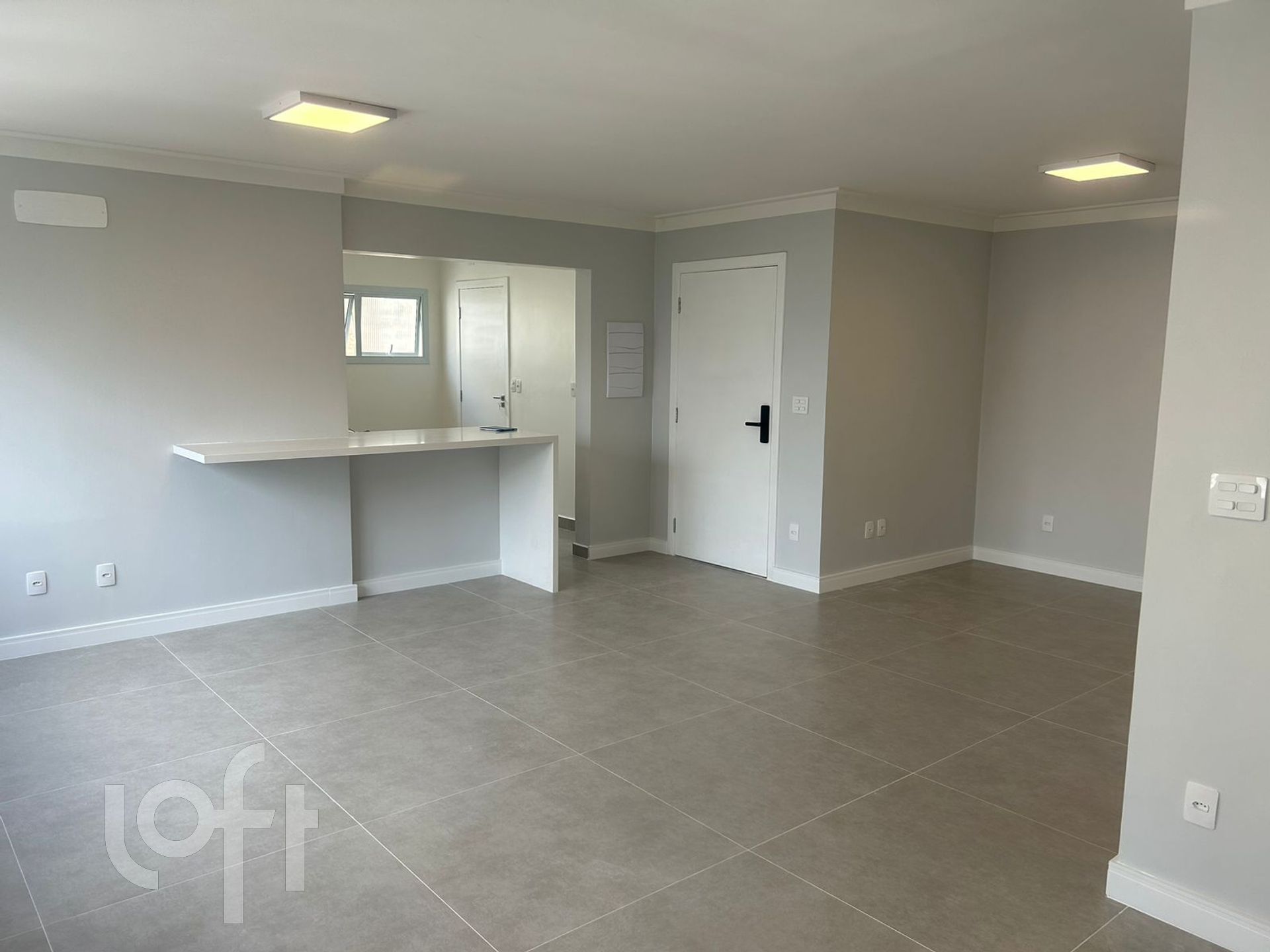 Apartamento à venda com 2 quartos, 105m² - Foto 1