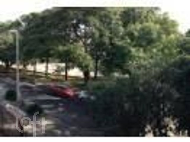 Casa com 435m², 3 dormitórios, 1 suíte, 6 vagas, Chácara das Pedras em Porto Alegre