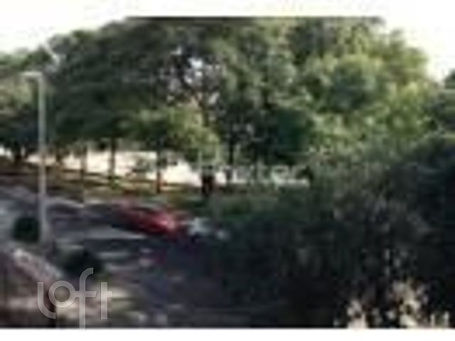 Casa com 435m², 3 dormitórios, 1 suíte, 6 vagas, Chácara das Pedras em Porto Alegre
