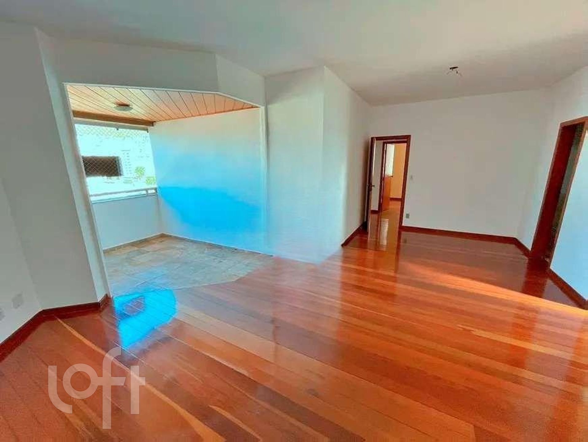 Apartamento à venda com 3 quartos, 126m² - Foto 1