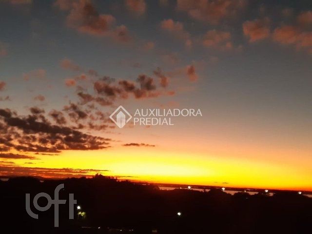 Apartamento com 120m², 3 dormitórios, 1 suíte, 1 vaga, Menino Deus em Porto Alegre