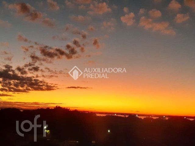 Apartamento com 120m², 3 dormitórios, 1 suíte, 1 vaga, Menino Deus em Porto Alegre