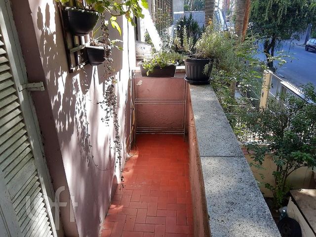 Casa com 140m², 3 dormitórios, 3 vagas, Santana em Porto Alegre