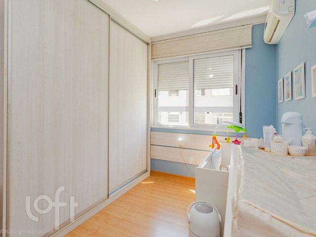Apartamento com 74m², 2 dormitórios, 1 suíte, 2 vagas, Petrópolis em Porto Alegre
