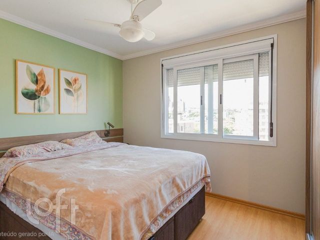 Apartamento com 74m², 2 dormitórios, 1 suíte, 2 vagas, Petrópolis em Porto Alegre