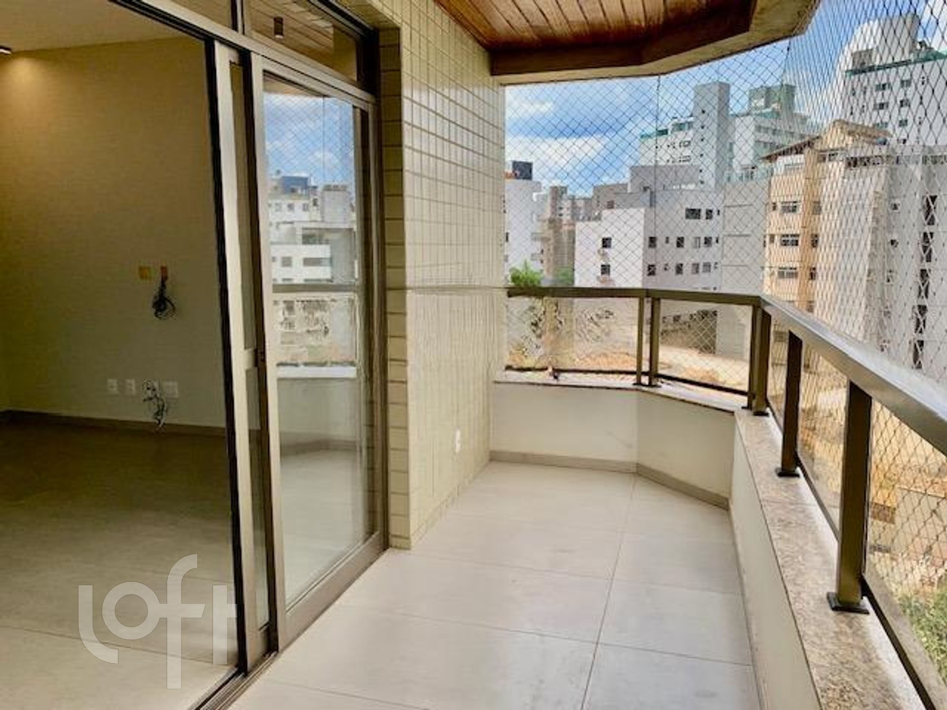 Apartamento à venda com 3 quartos, 150m² - Foto 4