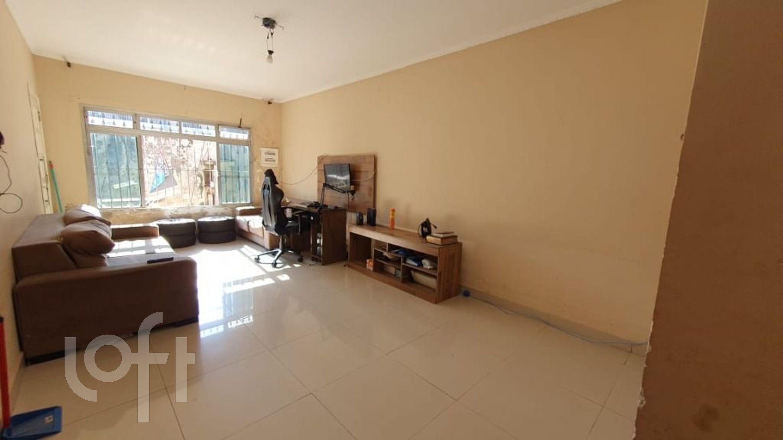 Casa à venda com 4 quartos, 220m² - Foto 1