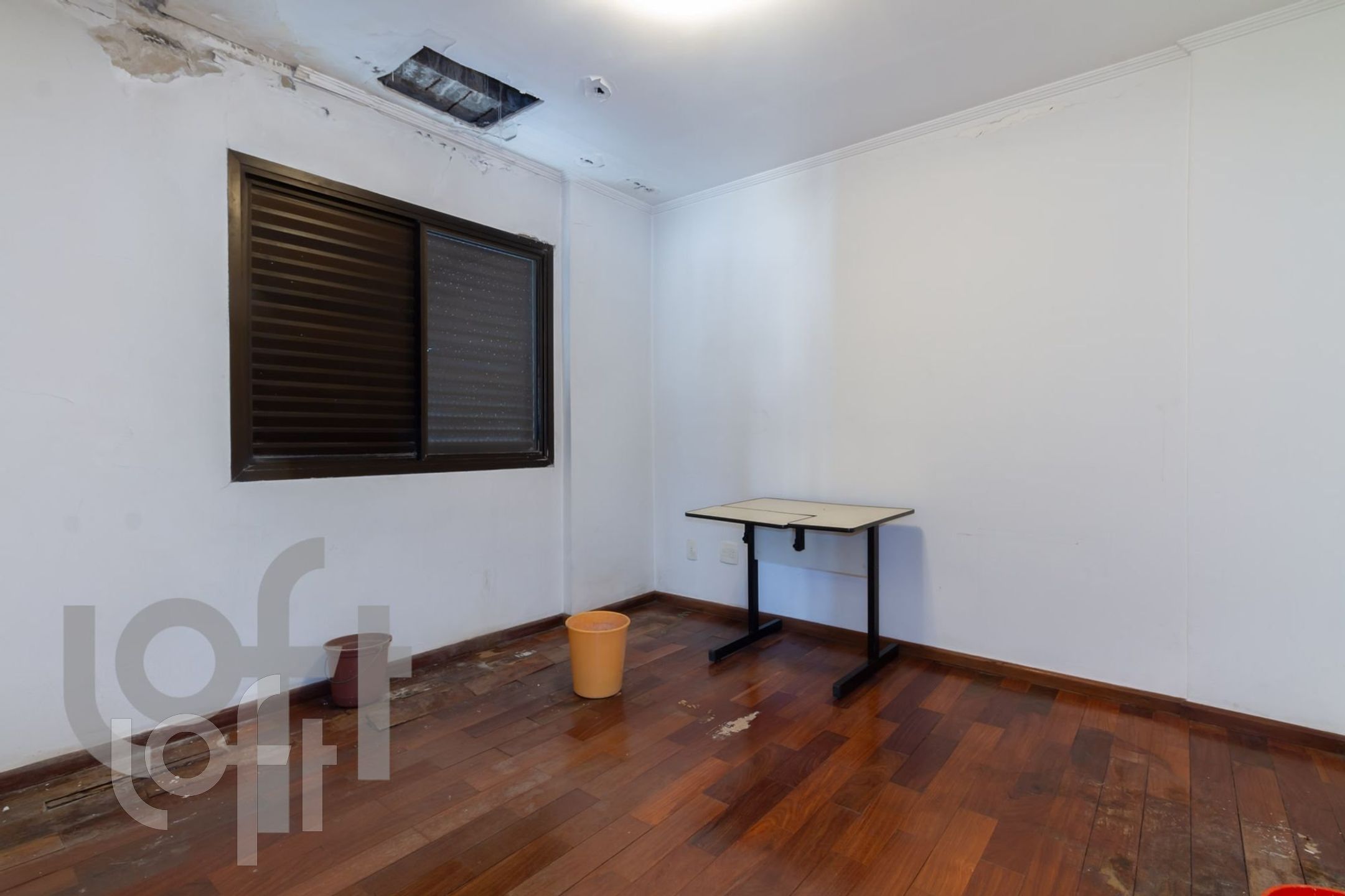 Apartamento à venda com 3 quartos, 135m² - Foto 2