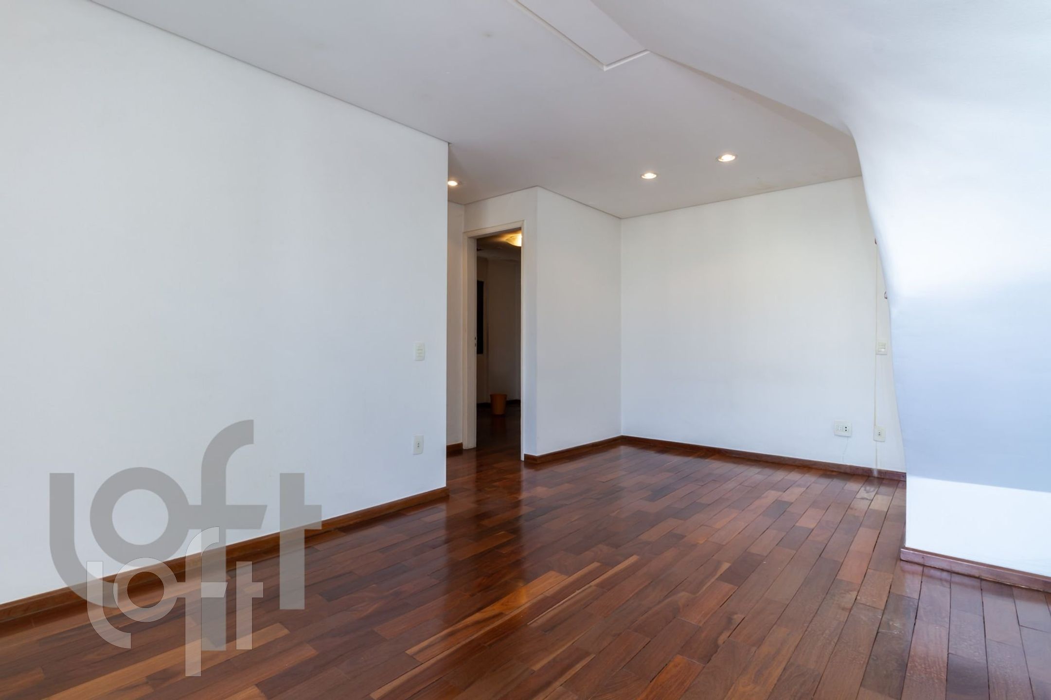 Apartamento à venda com 3 quartos, 135m² - Foto 21