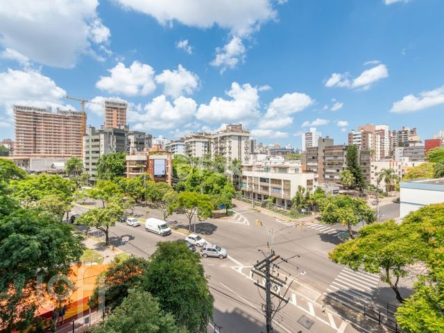 Apartamento com 102m², 3 dormitórios, 1 suíte, 1 vaga, Bela Vista em Porto Alegre