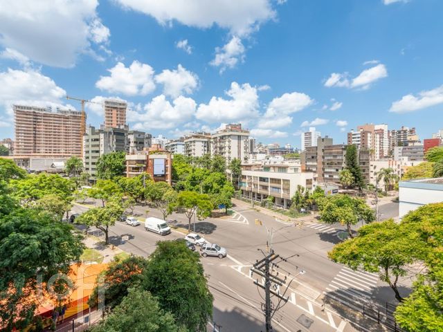 Apartamento com 102m², 3 dormitórios, 1 suíte, 1 vaga, Bela Vista em Porto Alegre